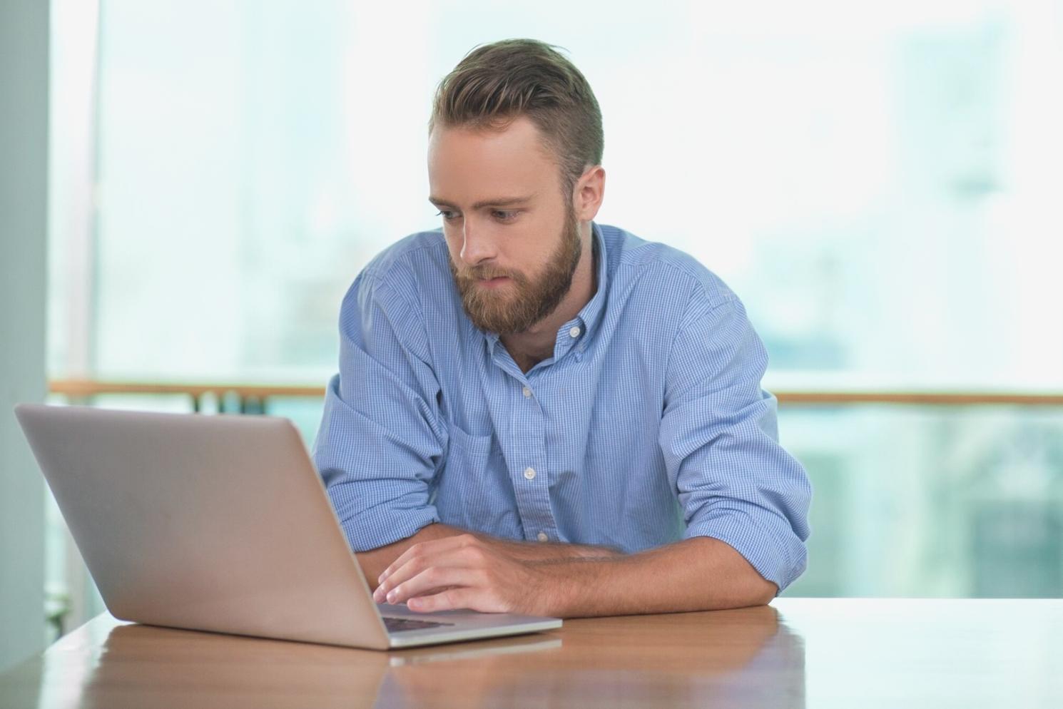 Командная работа в офисе Bralqed